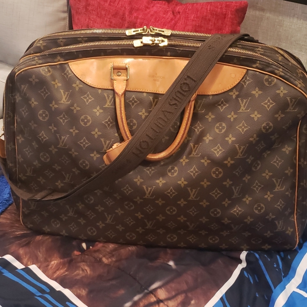 Auth Louis Vuitton Alize 2 pouch travel bag